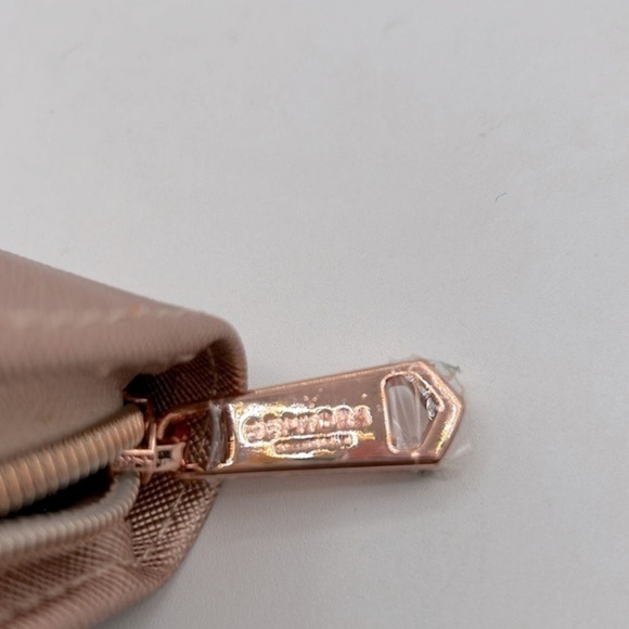 Sephora Rose Gold Make Up Case Bag with Zipper Closure - Picture 5 of 10